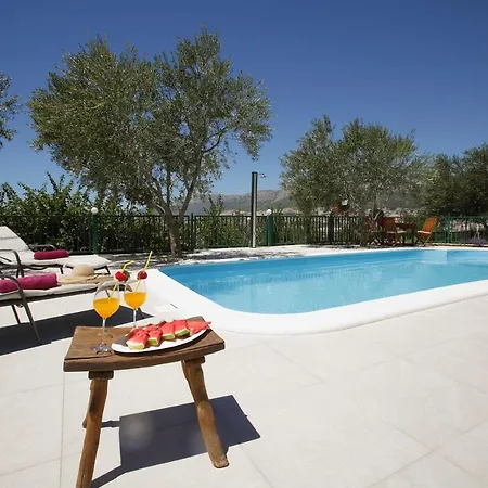 アパート Lucante スプリト