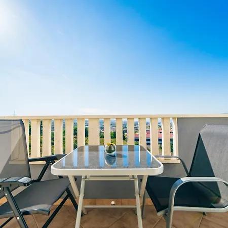Lucante Apartment