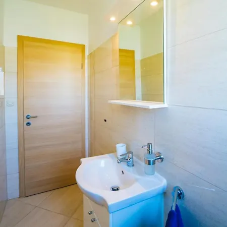 Lucante Apartment Split